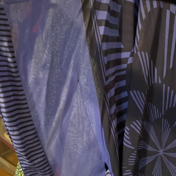 BCBGMAXAZRIA butterfly sleeve chiffon blouse - Picture 4 of 4